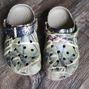 Youth crocs